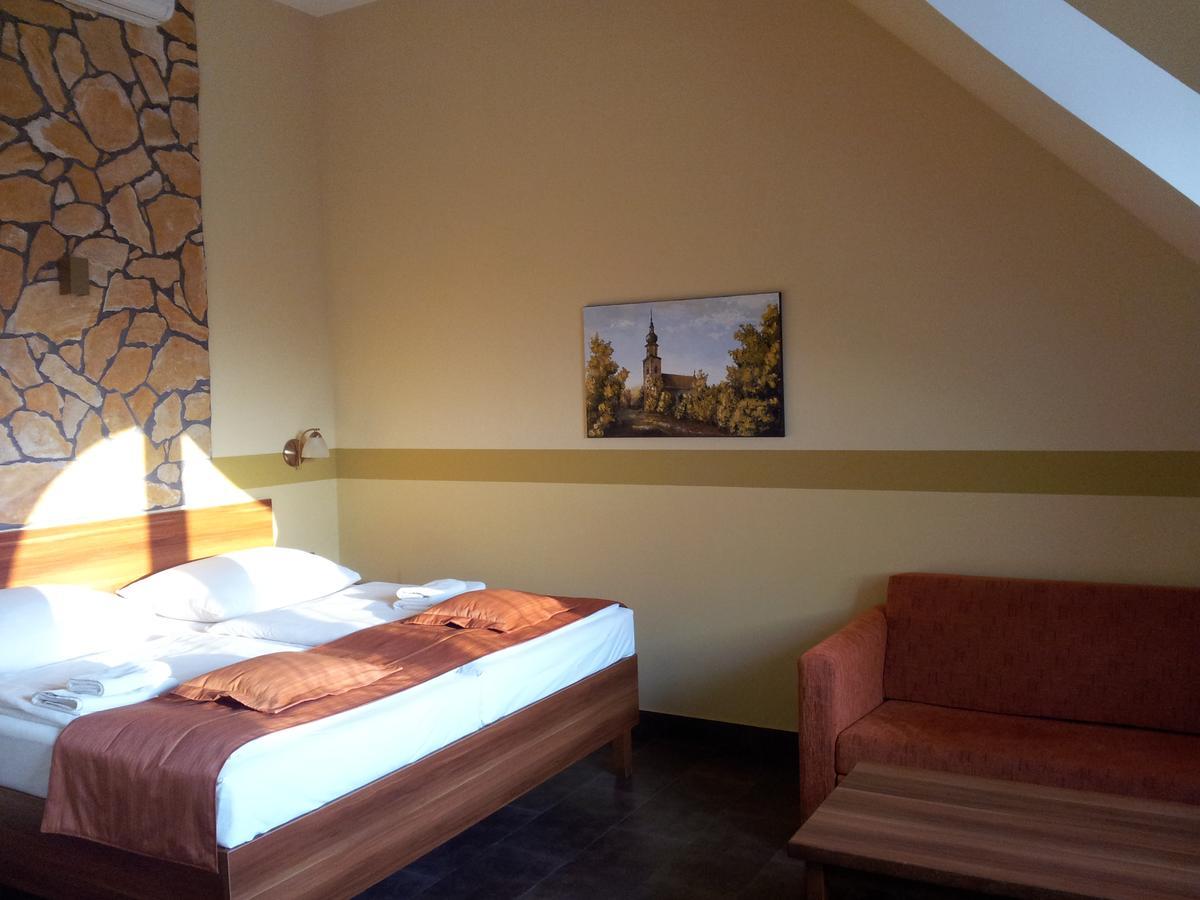 Hotel Vinopa Hustopeče Eksteriør bilde